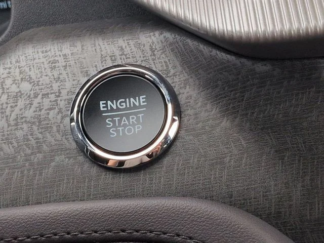 New 2026 Star White Metallic Tri-Coat Ford Platinum™ image 28