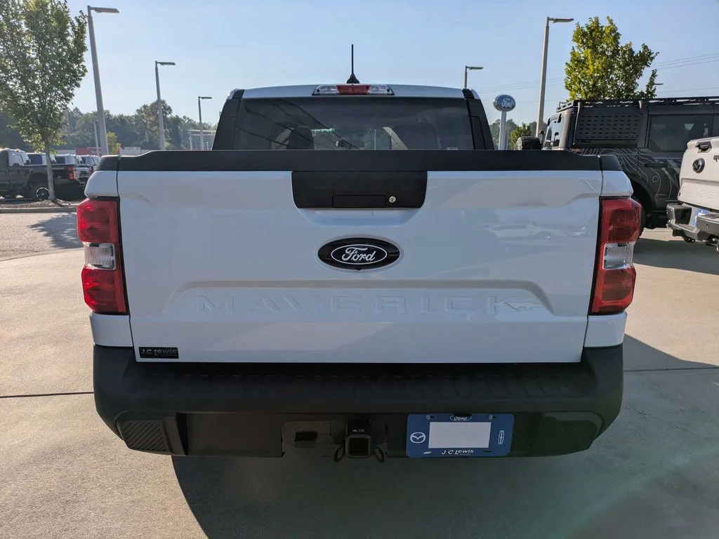 New 2026 Oxford White Ford XL image 5