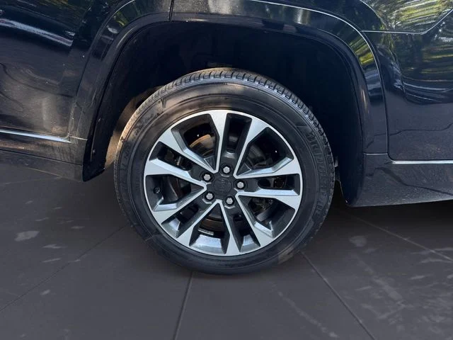 Used 2021 Diamond Black Crystal Pearlcoat Jeep Overland image 47