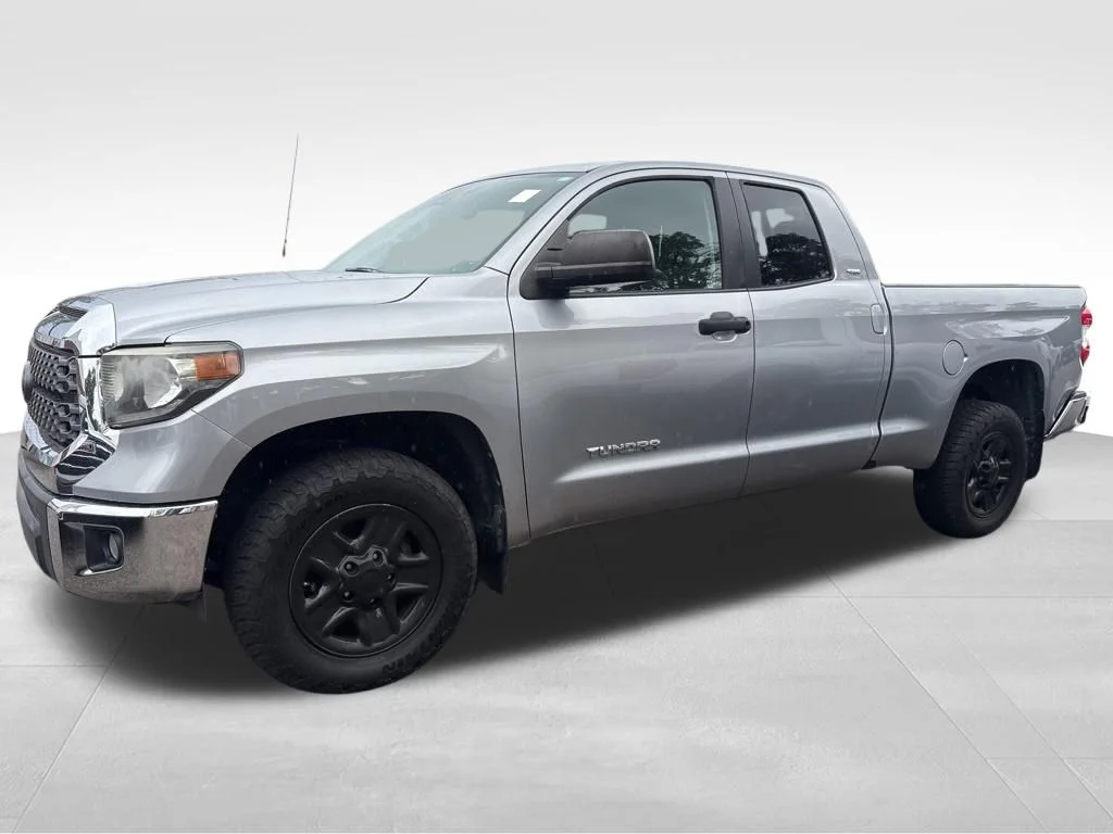 Used 2019 Silver Toyota SR5 image 11