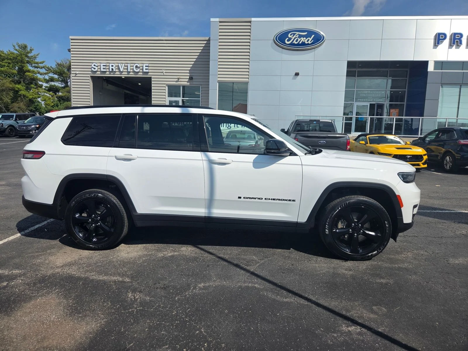 Used 2021 Bright White Clearcoat Jeep Altitude image 9