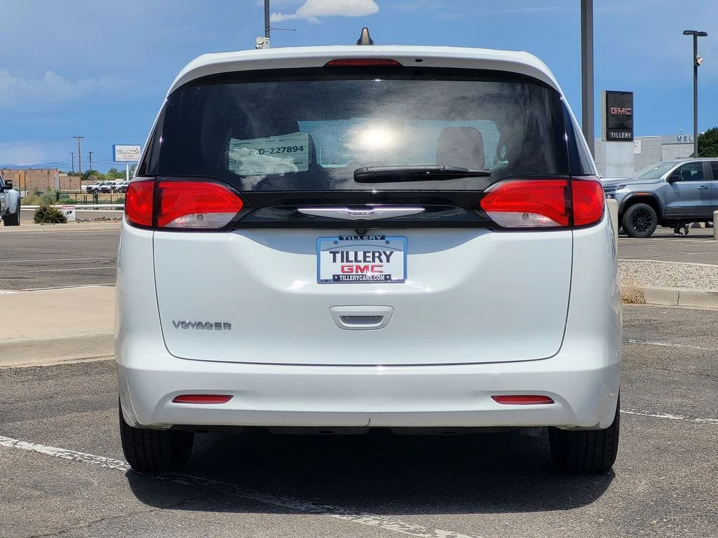 Used 2023 White Chrysler LX image 6