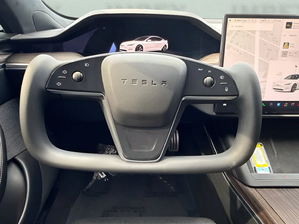 Used 2023 White Tesla Base image 14