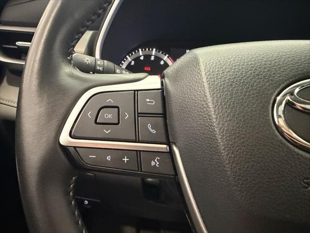 Certified Used 2025 RUBY FLARE PEARL* Toyota  image 15