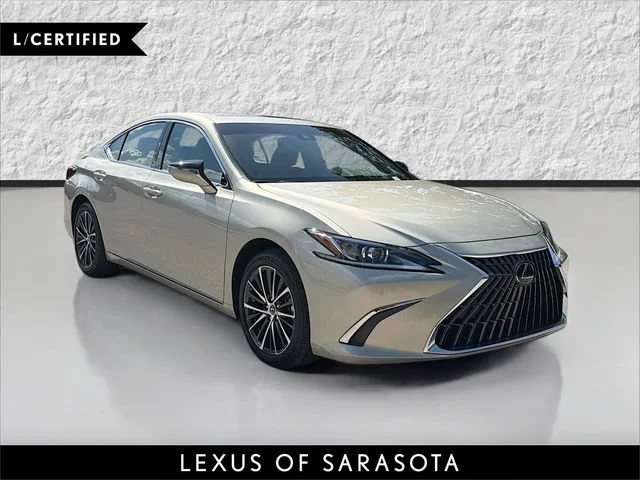 2025 Lexus ES 300h 300h's photo