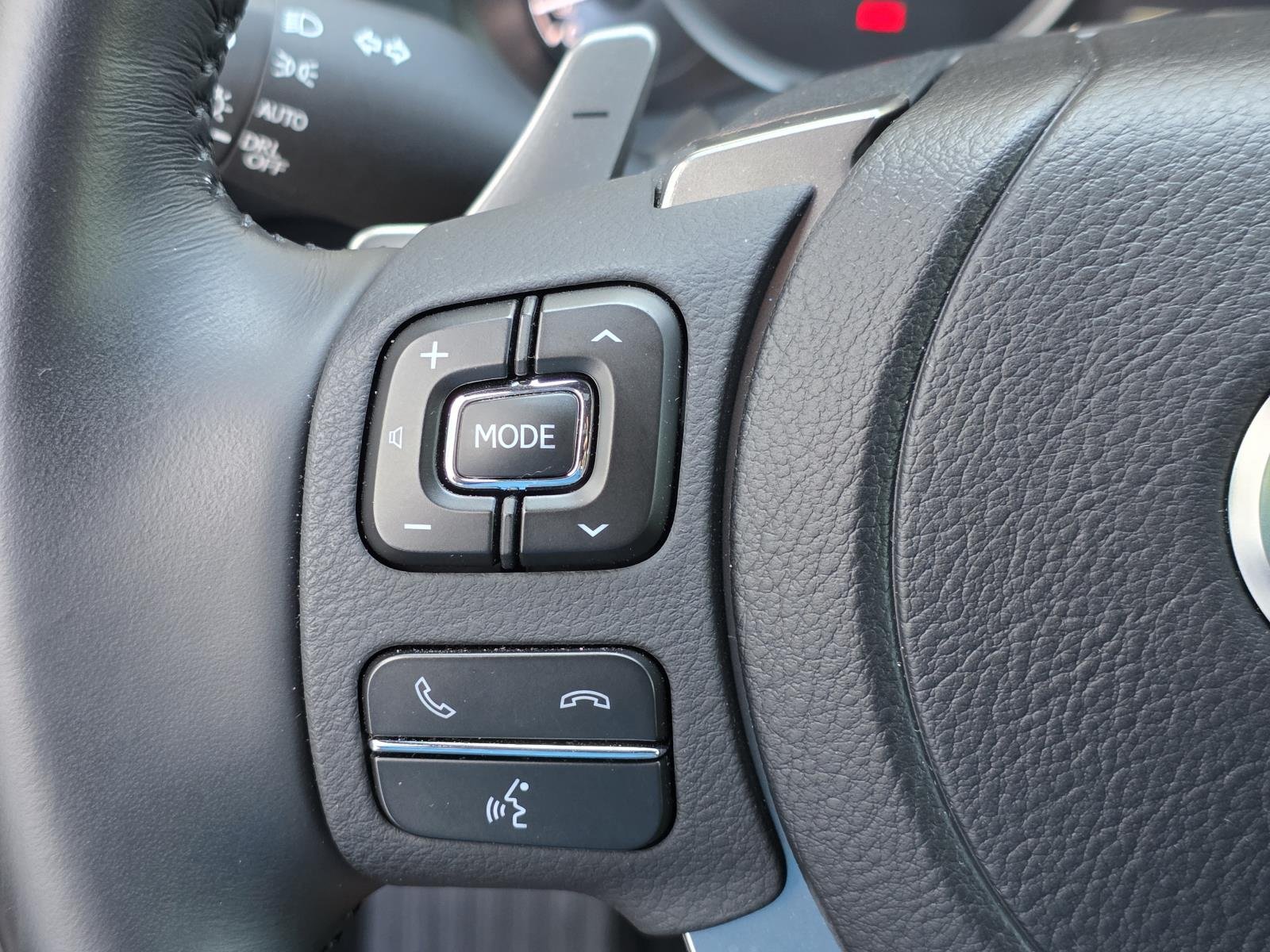 2024 Lexus RC 300 - Photo 23