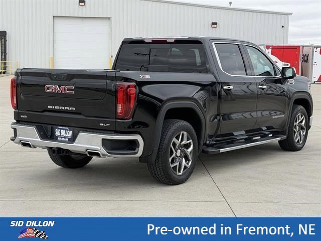 Used 2024 Onyx Black GMC SLT image 4