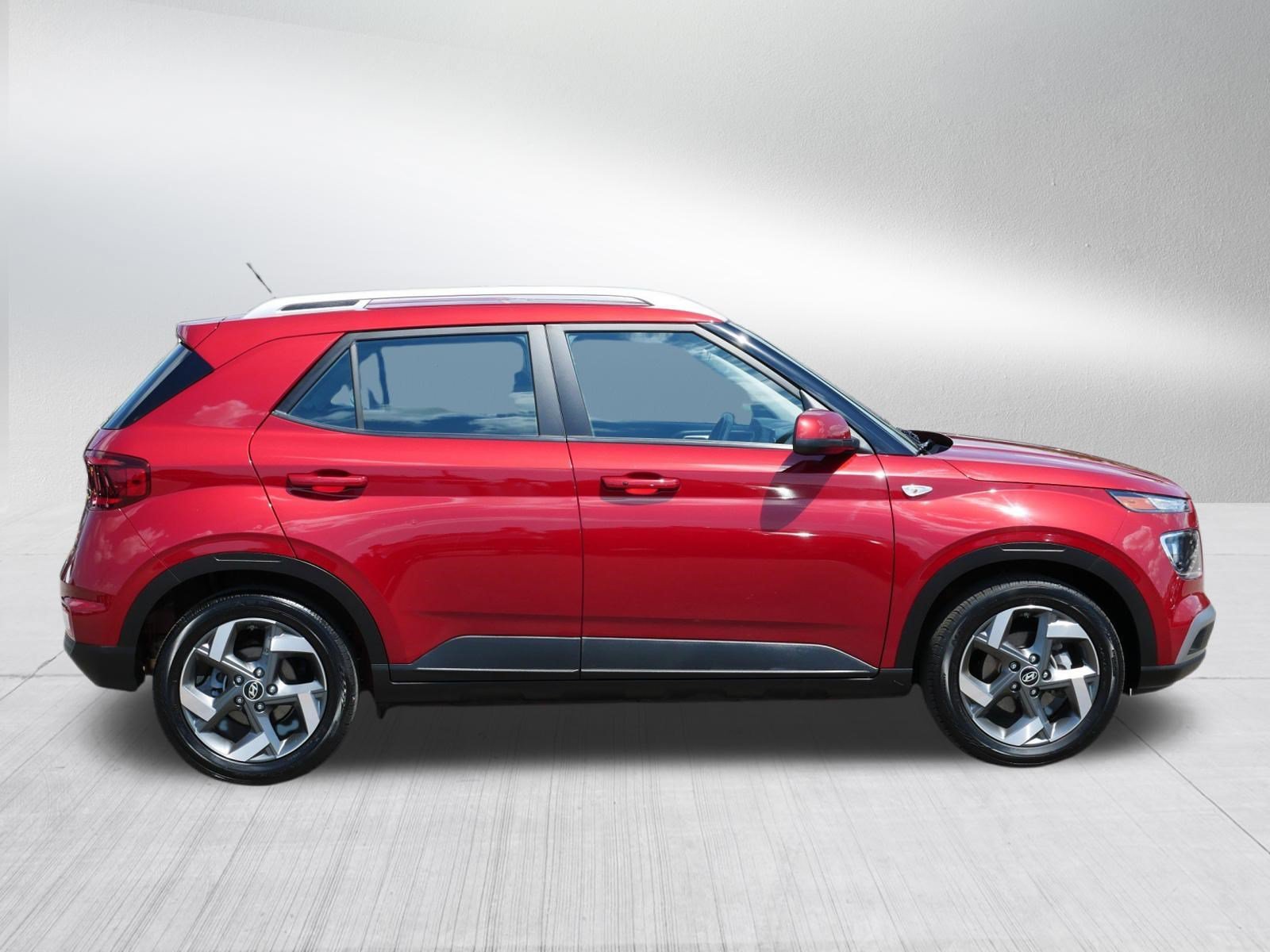 2024 Hyundai Venue SEL - Photo 8