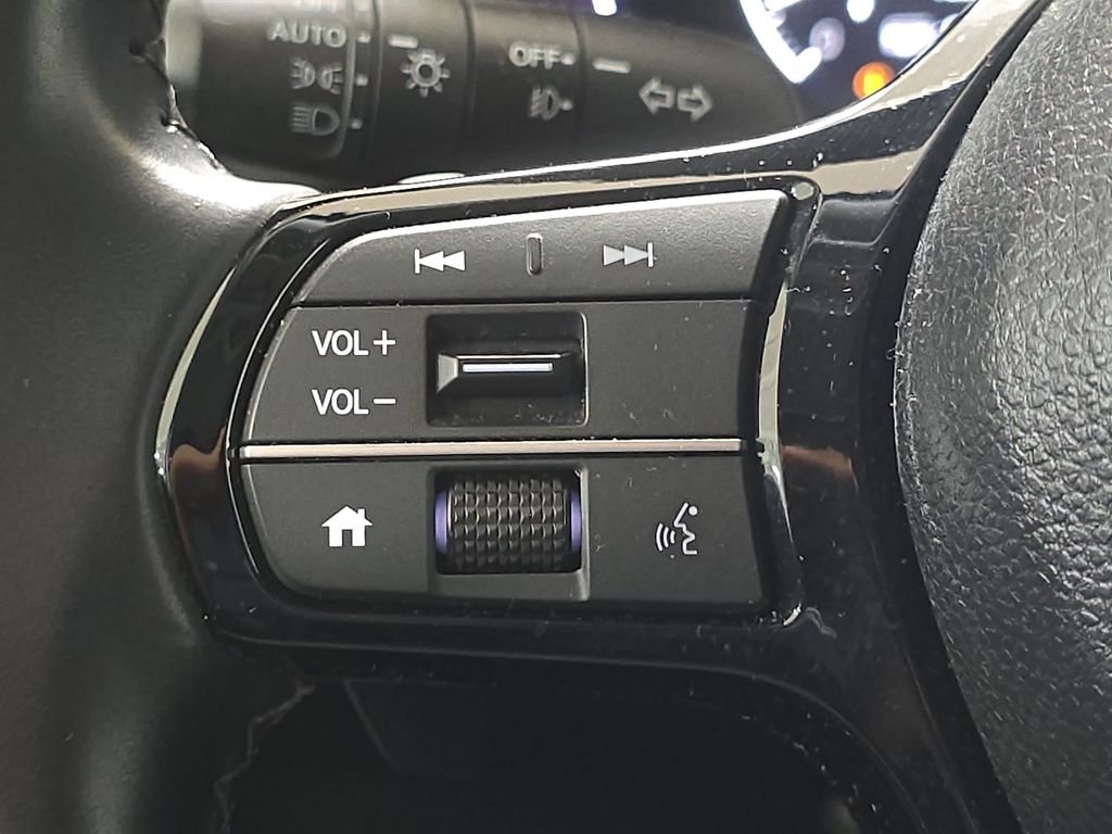 Used 2025 Platinum White Honda EX-L image 12