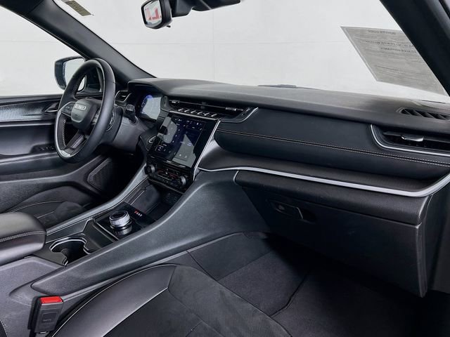 Used 2024 White Jeep Altitude image 38
