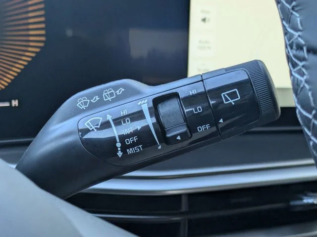 2025 Kia Sorento S - Photo 31
