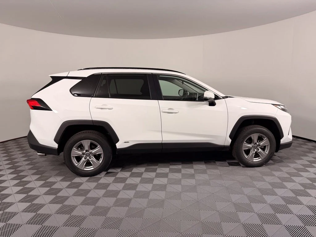 Used 2025 White Toyota XLE image 7
