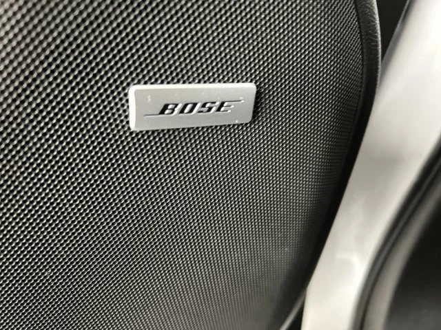 Used 2021 IRIDESCENT PEARL TRICOAT Chevrolet Premier image 23