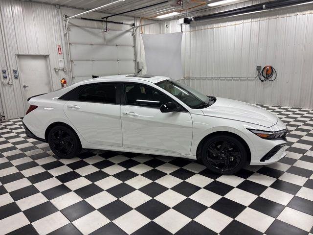 New 2026 White Hyundai SEL Sport Premium image 3