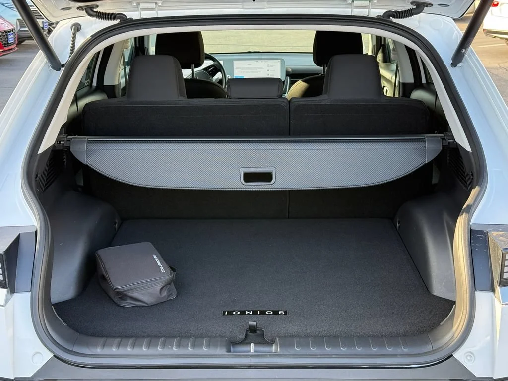 Used 2024 White Hyundai SEL image 10