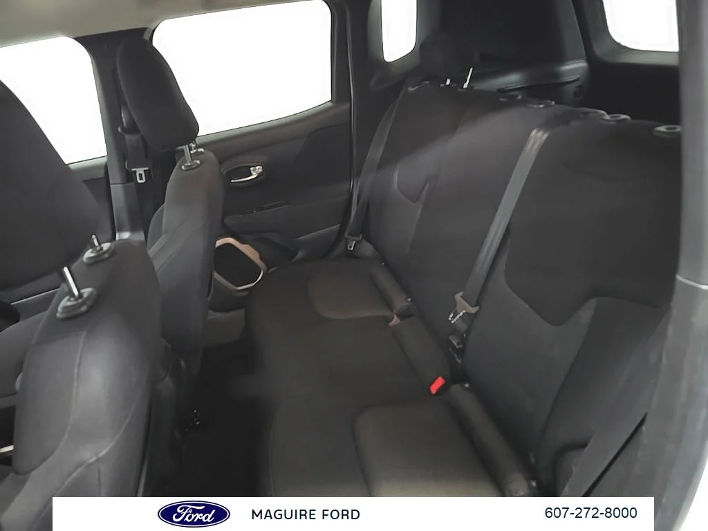 Used 2017 White Jeep Latitude image 34