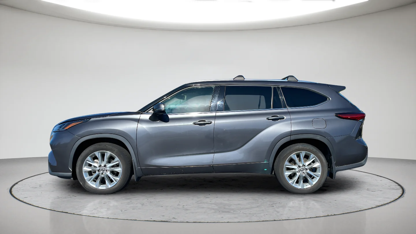 Used 2022 Gray Toyota Limited image 6