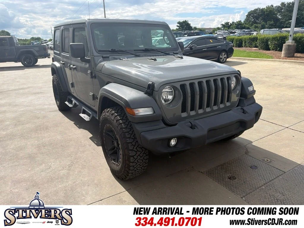 Used 2023 Gray Jeep Sport S image 2