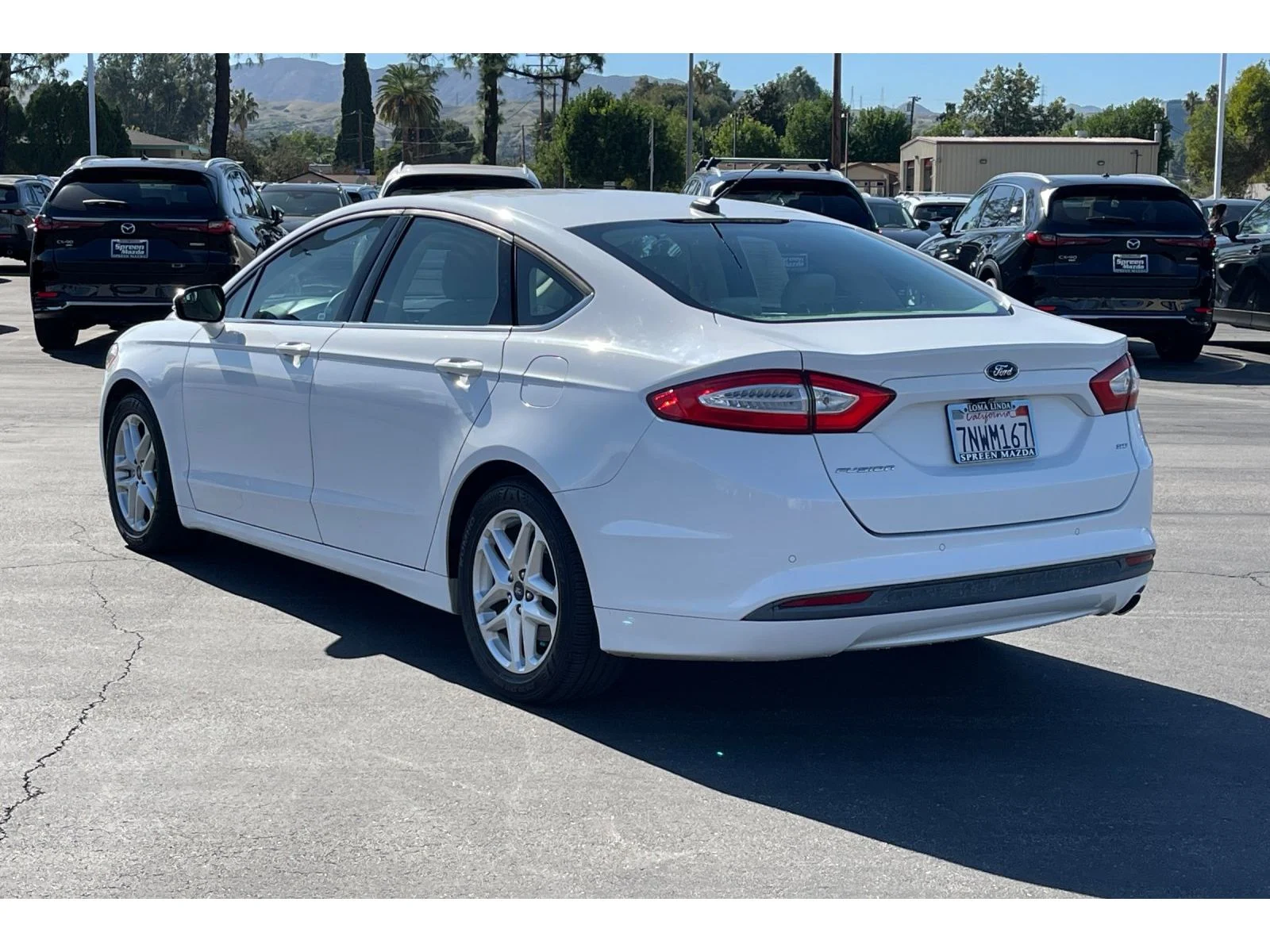 Used 2016 Oxford White Ford SE image 4