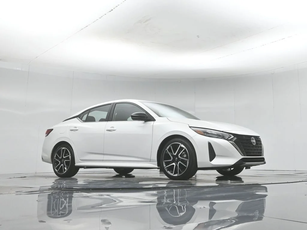Used 2024 White Nissan SR image 4
