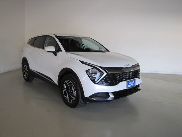 Used 2023 Snow White Pearl Kia LX image 3