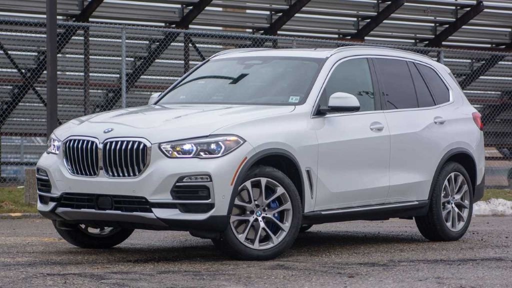 Used 2019 White BMW xDrive40i image 1