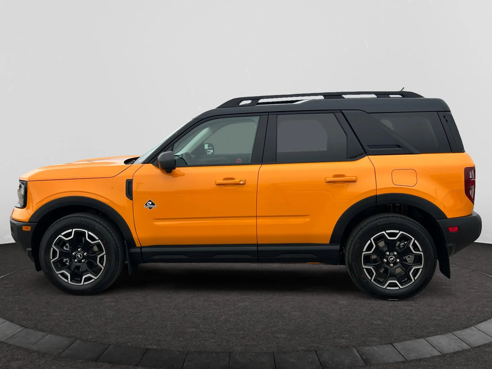 New 2026 Orange Fury Metallic Tri-Coat Ford Outer Banks image 2