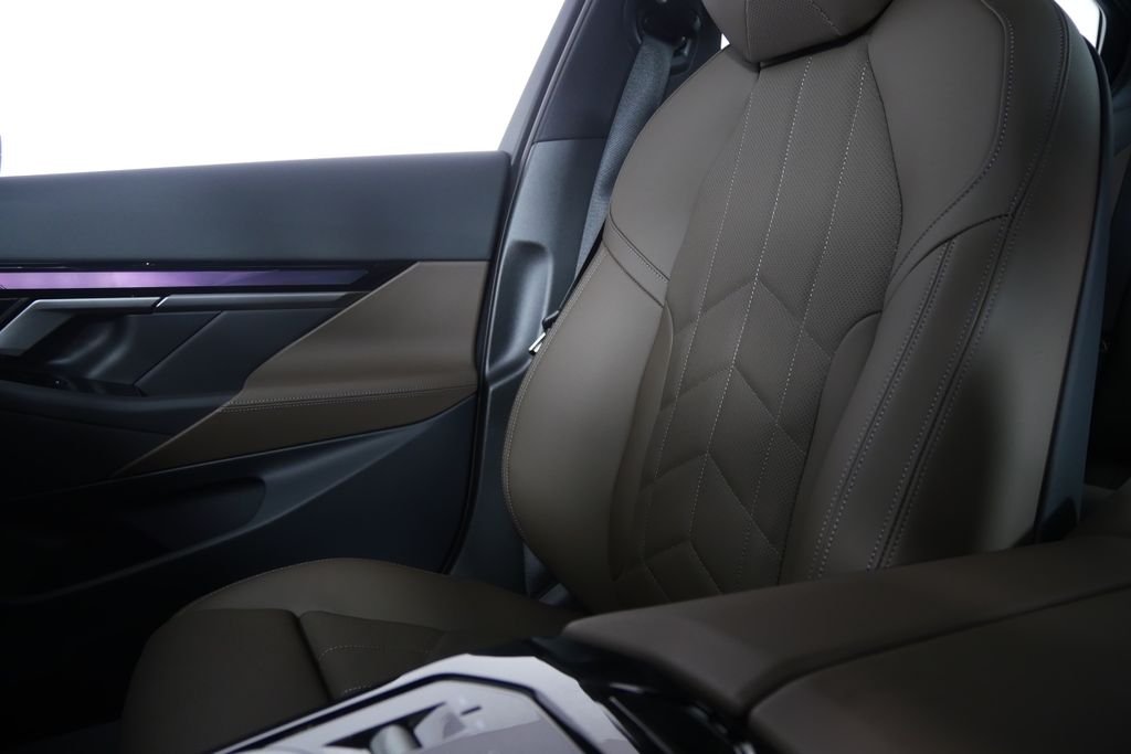 New 2027 Black Sapphire Metallic BMW 530i image 22