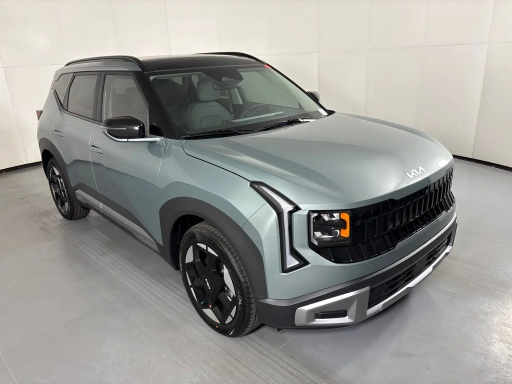 New 2027 Iceberg Green Kia EX image 2