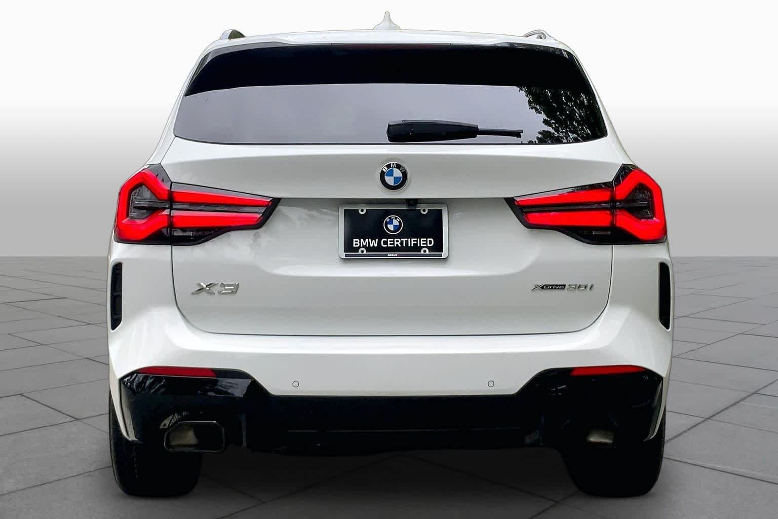Used 2024 Alpine White BMW xDrive30i image 4