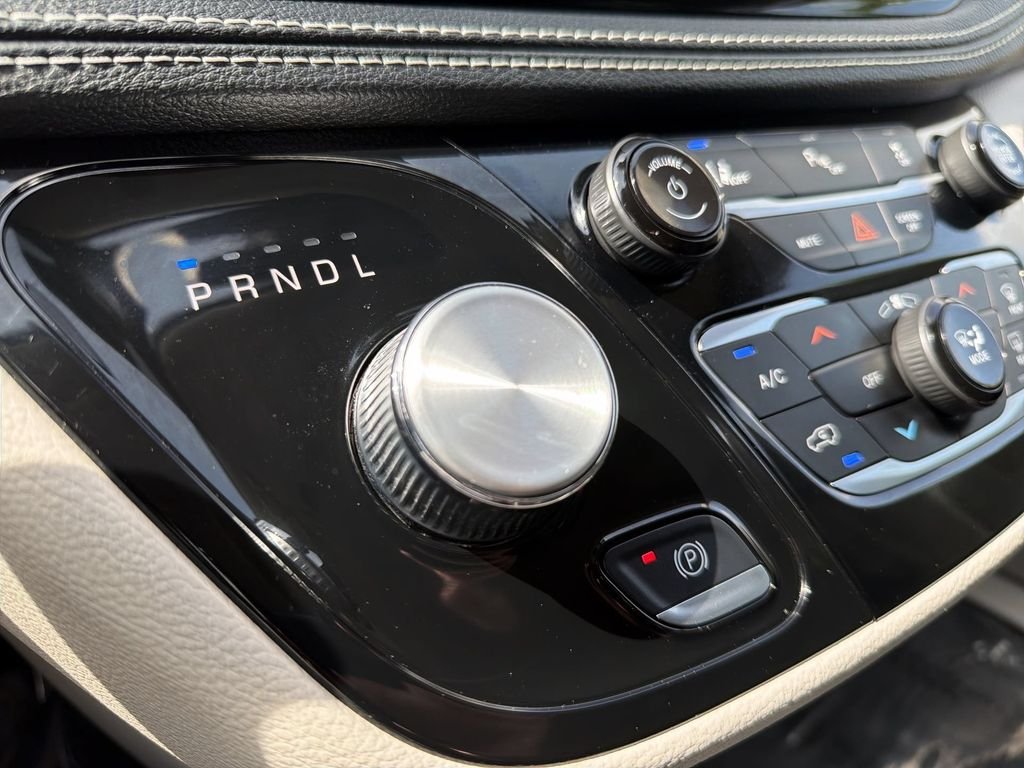 Used 2023 White Chrysler Touring L image 22