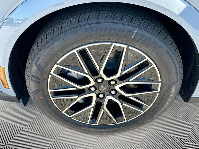 New 2026 Gray Metallic Ford Premium image 20