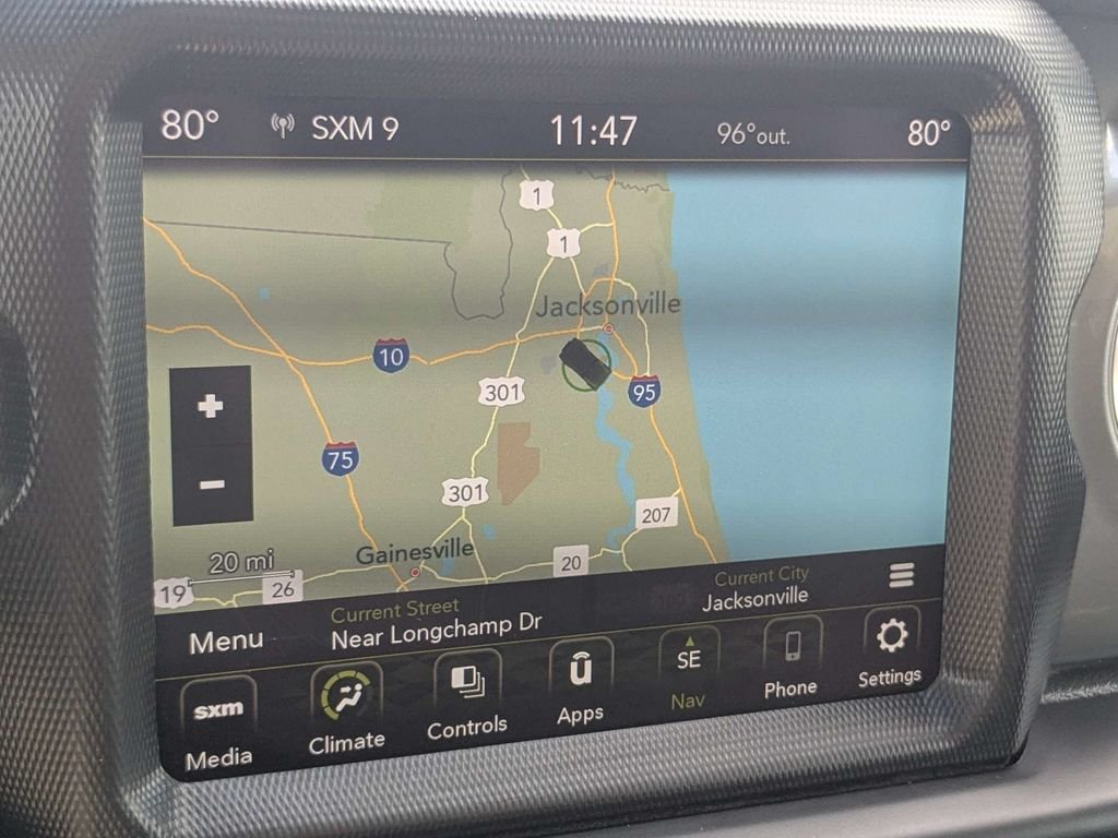Used 2023 White/off-white Jeep Sahara image 21