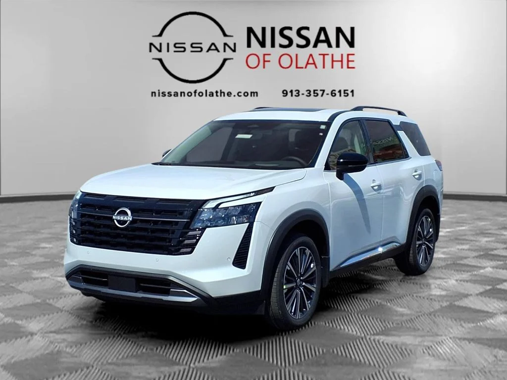 2026 Nissan Pathfinder Platinum 4WD's photo