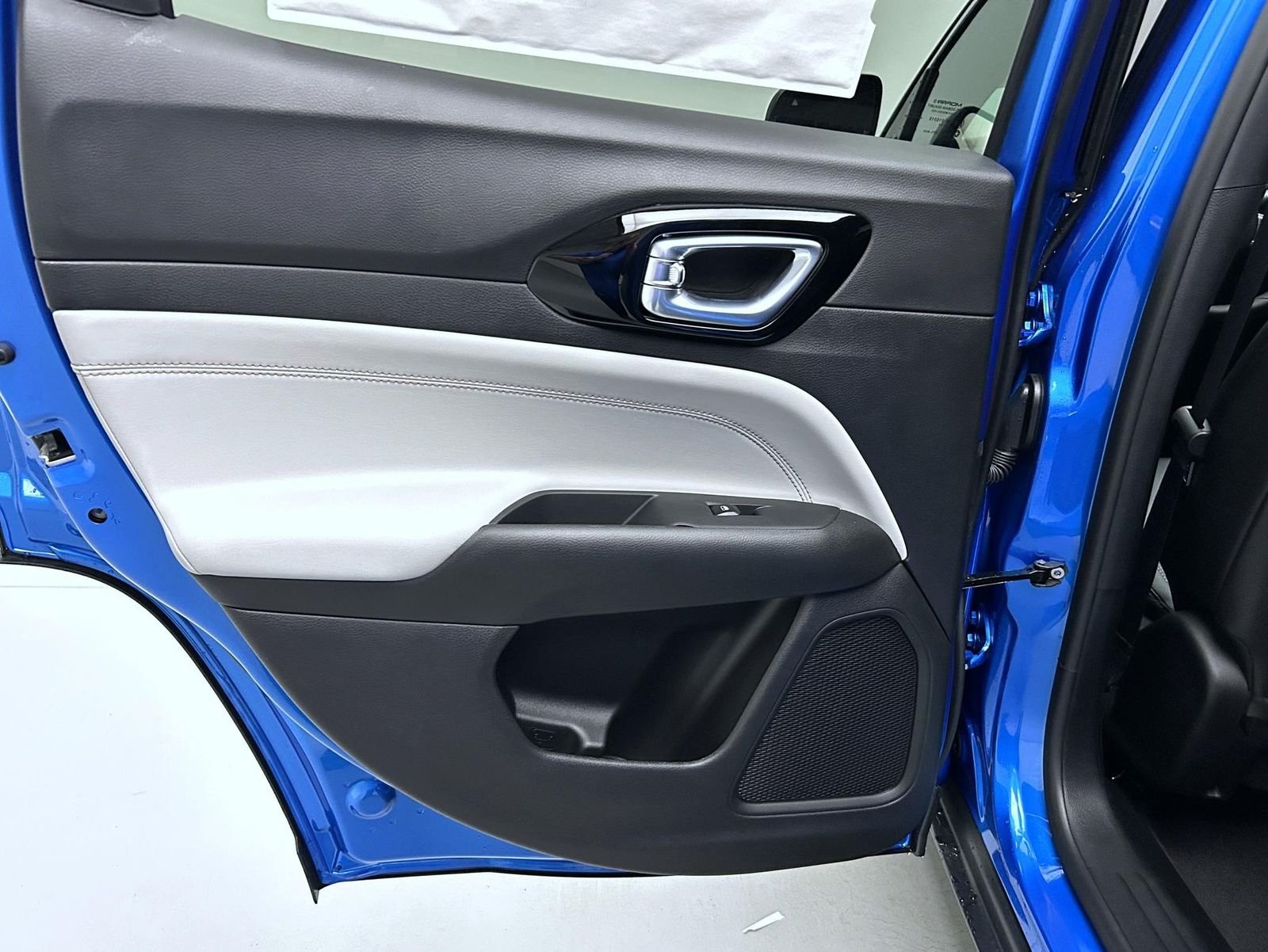 New 2026 Hydro Blue Pearl-Coat Exterior Paint Jeep Limited image 20