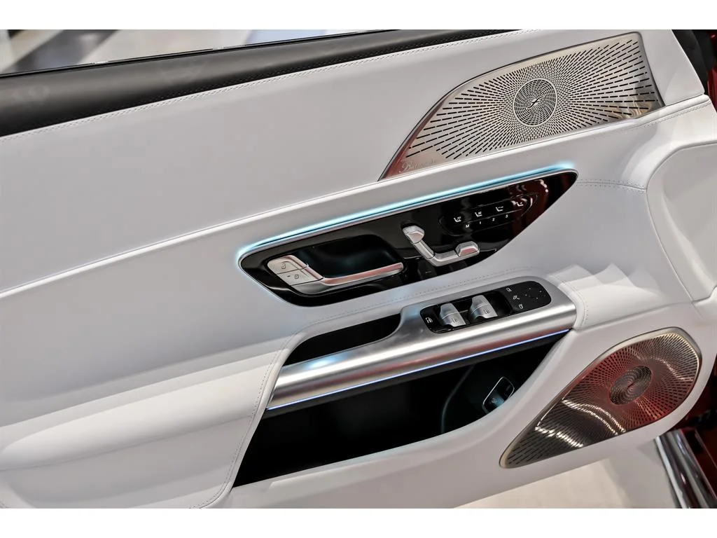 New 2026 MANUFAKTUR garnet red metallic (Red Ambiance) Mercedes-Benz Mercedes-Maybach SL 680 image 11