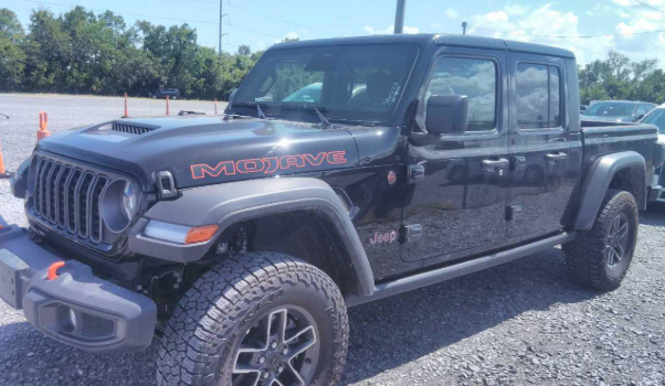 Used 2026 Black Jeep Mojave image 2