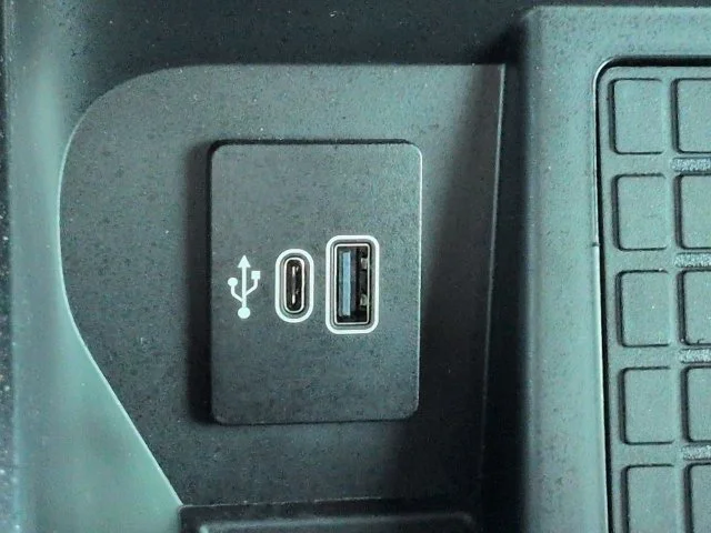 Used 2025 Black Metallic Ford XLT image 23
