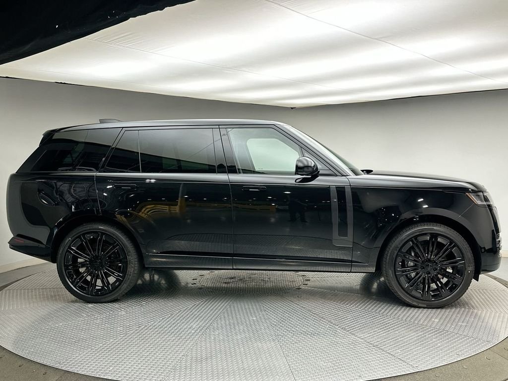 New 2026 Santorini Black Land Rover SE image 12