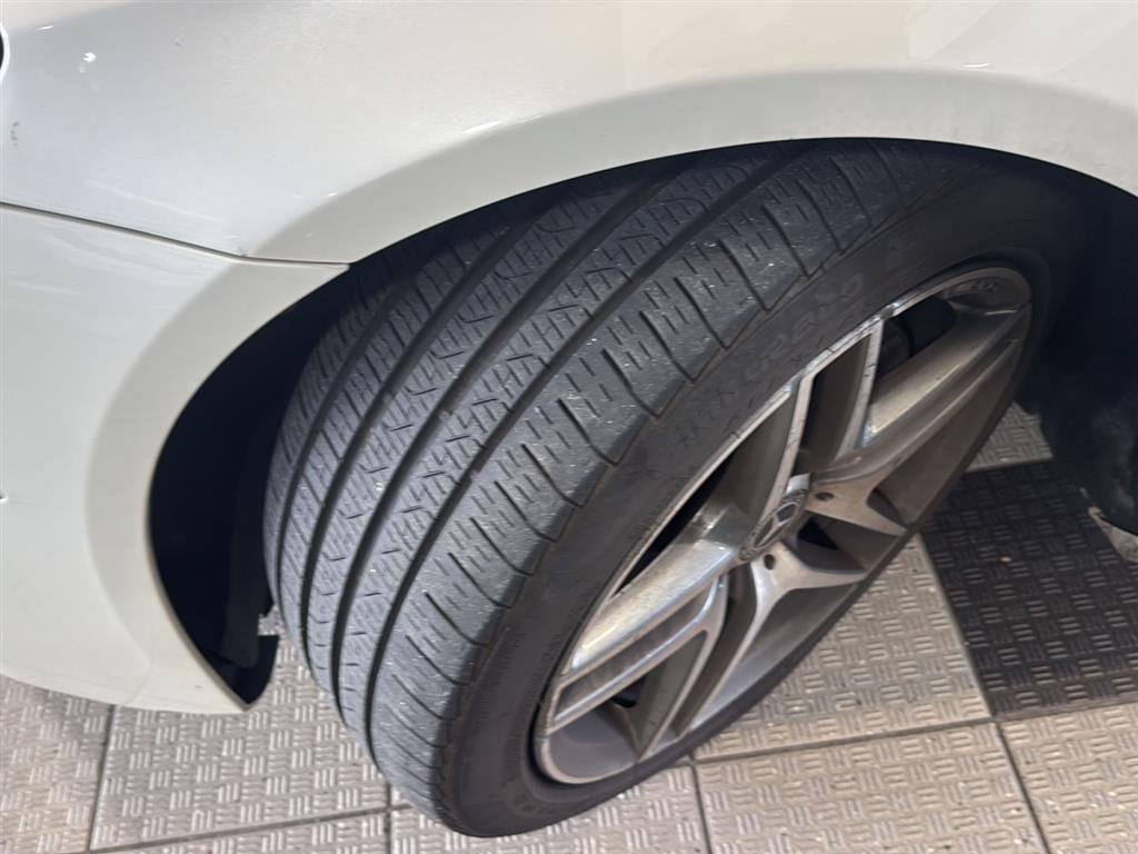 Used 2018 designo Diamond White Mercedes-Benz S 560 image 9