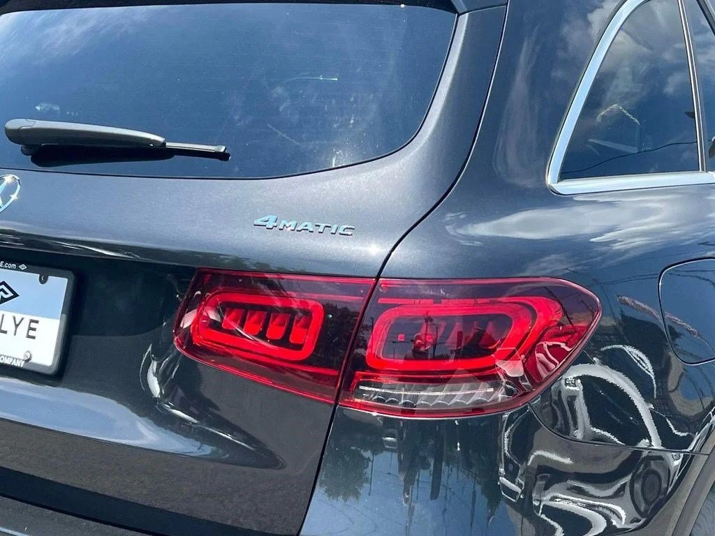Used 2022 Graphite Gray Metallic Mercedes-Benz GLC 300 image 9