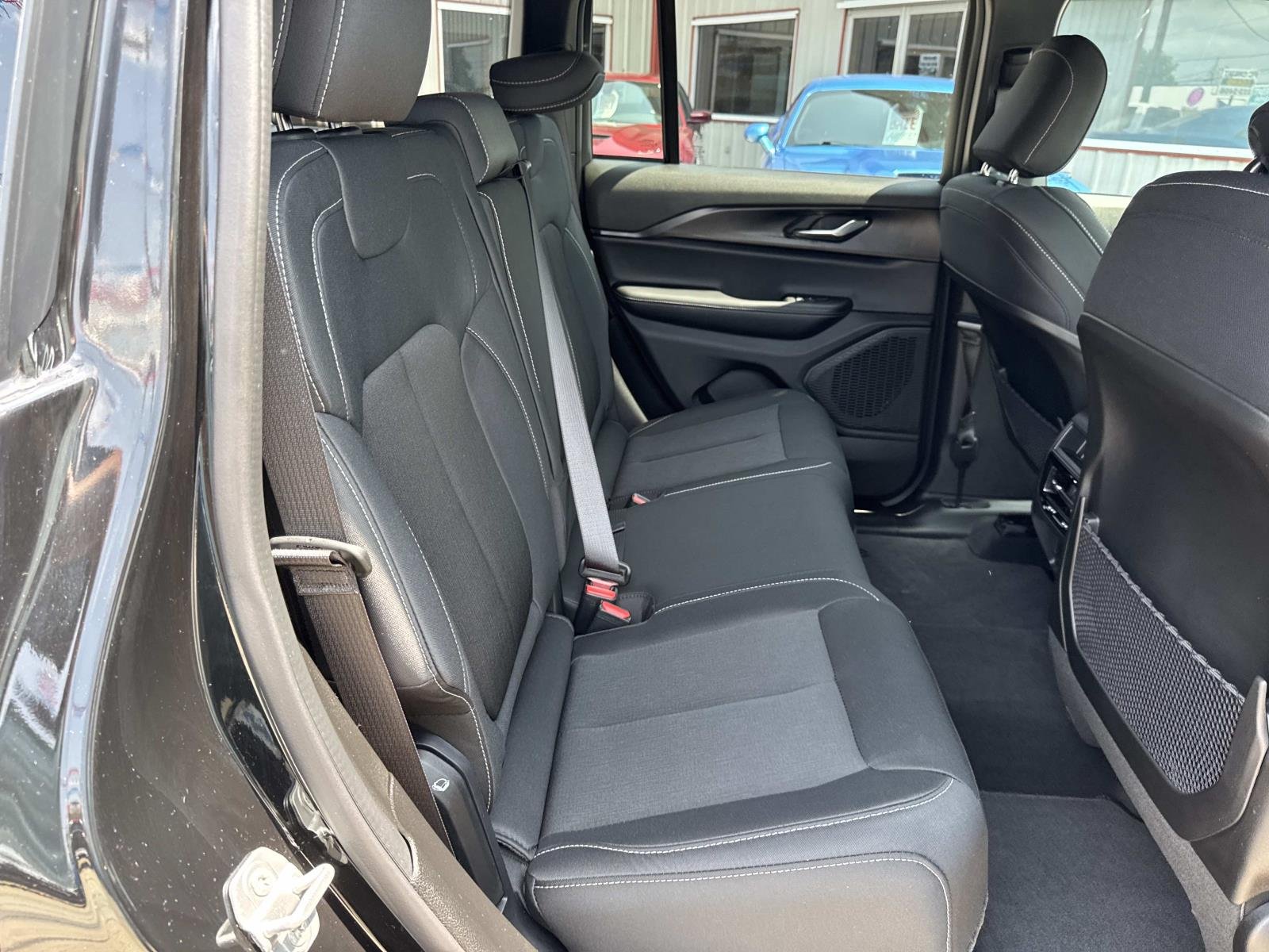 Used 2025 Black Jeep Laredo image 9