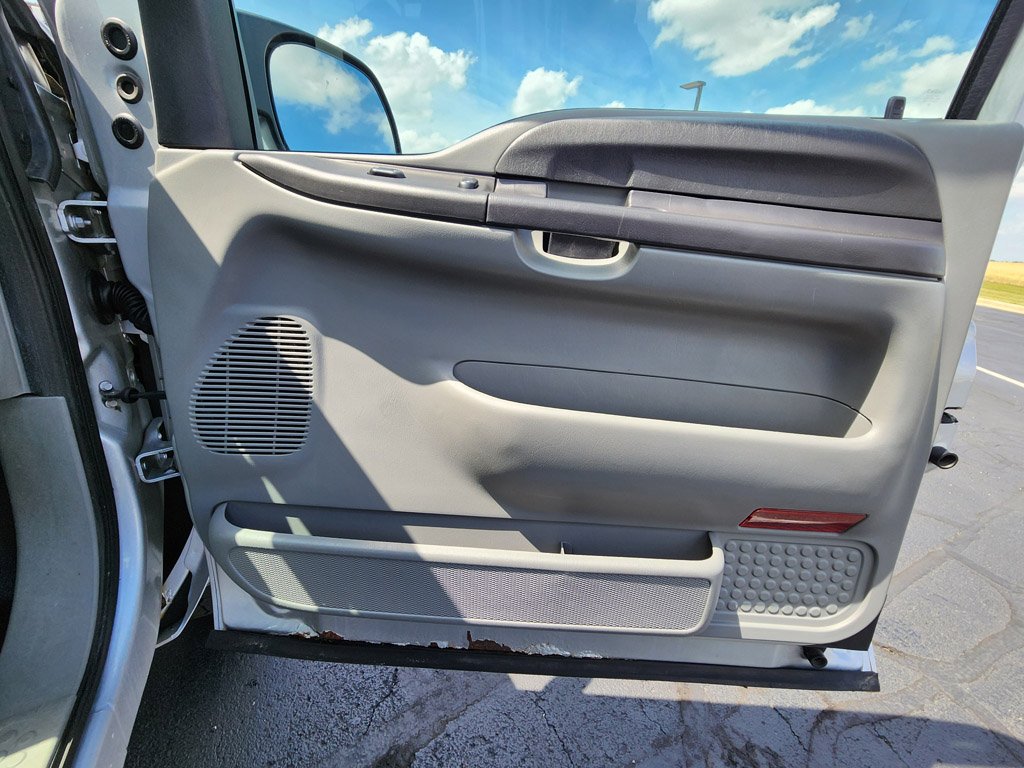Used 2006  Ford  image 23