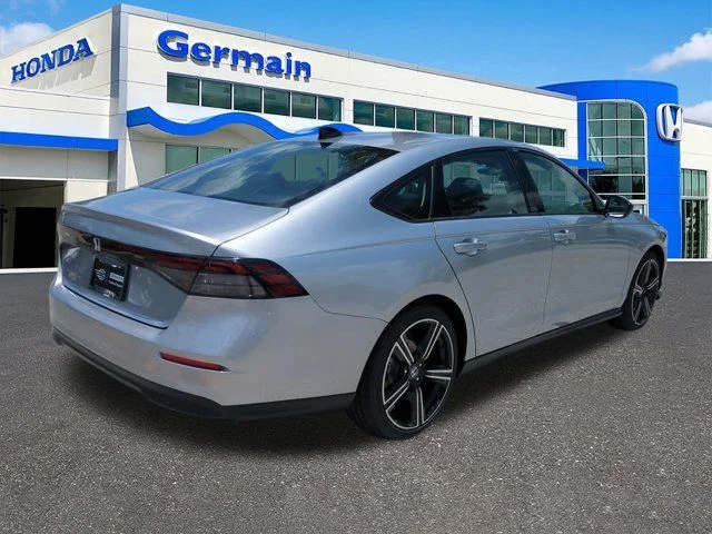 New 2026 Solar Silver Metallic Honda SE image 3