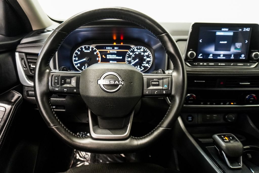 Used 2025 Silver Nissan SV image 13