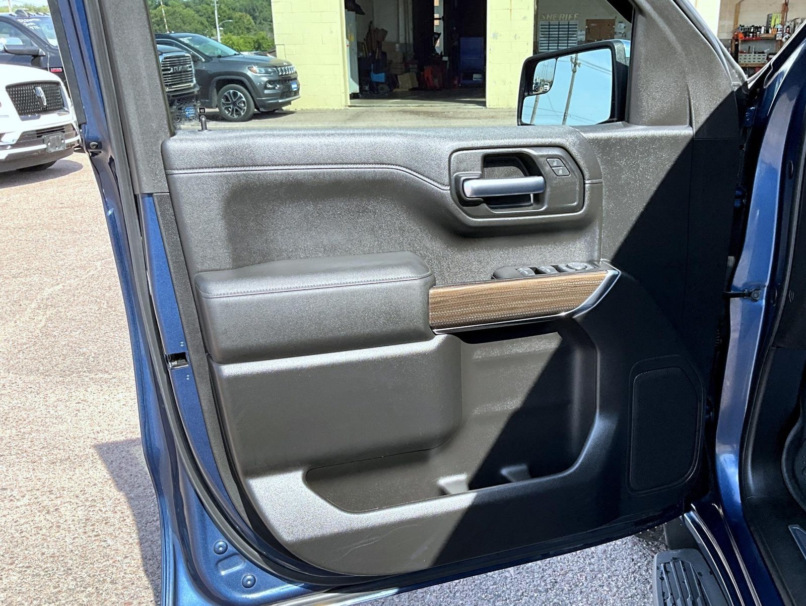 Used 2019 Blue Chevrolet LT image 11