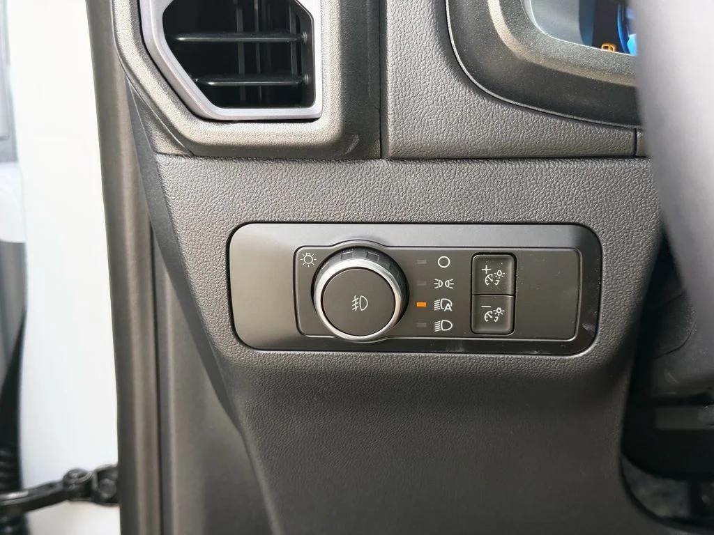 New 2026 Oxford White Ford Badlands® image 18