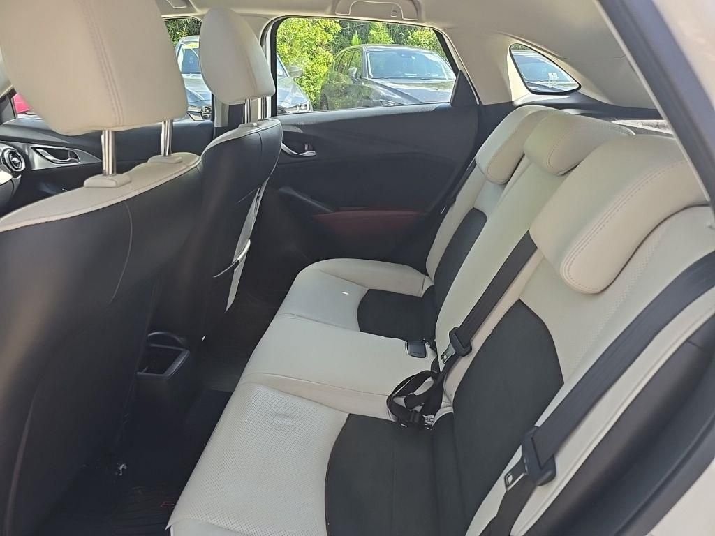 Used 2018  Mazda Grand Touring image 9