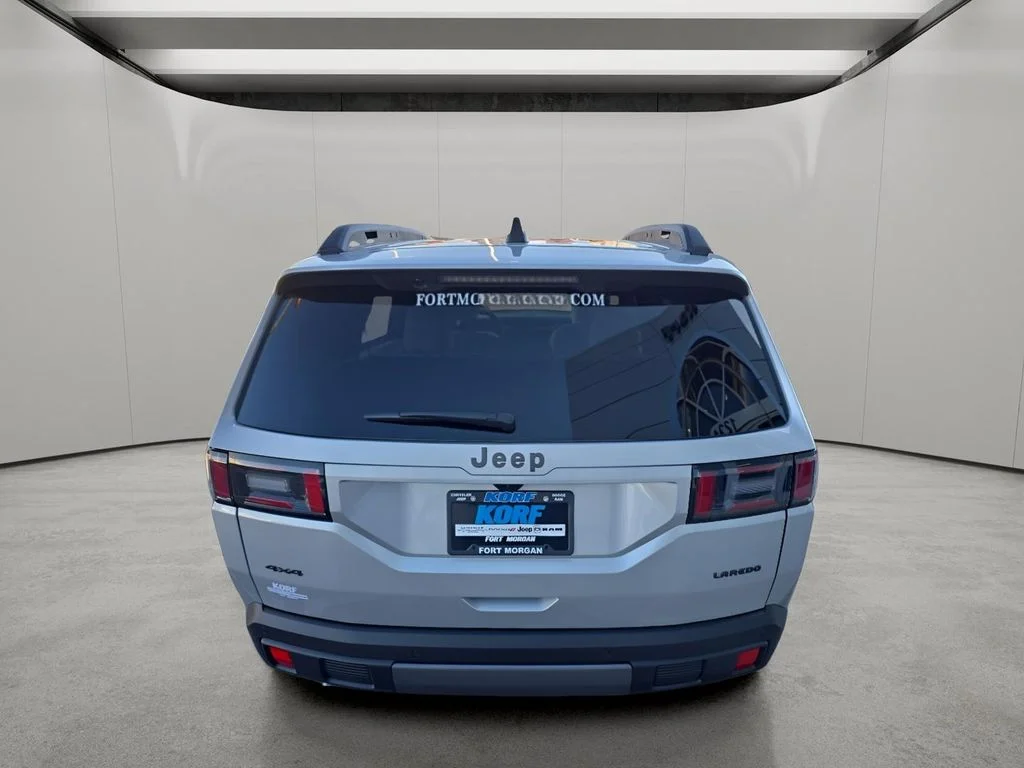 New 2026 Silver Zynith Clear-Coat Exterior Paint Jeep Laredo image 4