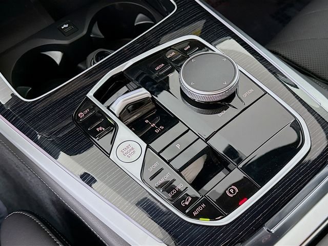 New 2026 Black Sapphire Metallic BMW xDrive40i image 17